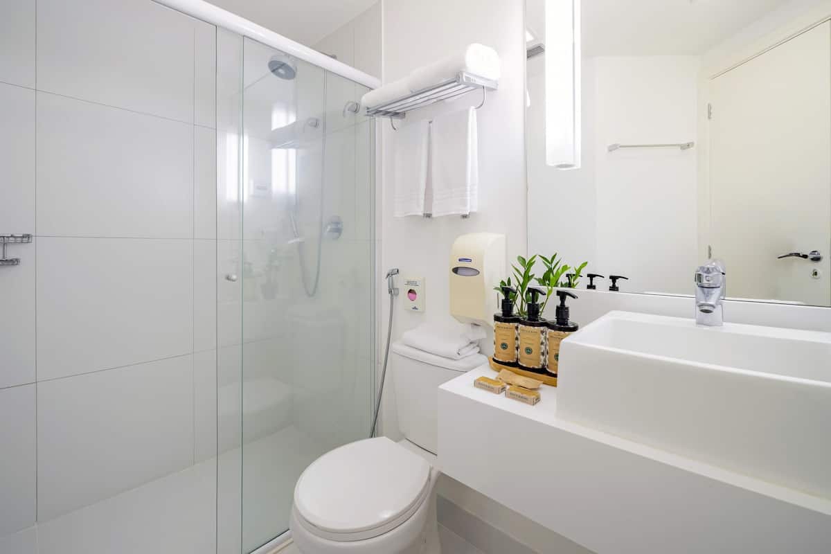 Minibar, in-room safe, laptop workspace, blackout curtains