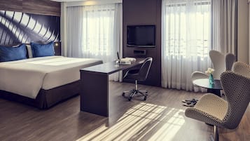 Superior-Apartment, 1 King-Bett | Minibar, Zimmersafe, laptopgeeigneter Arbeitsplatz