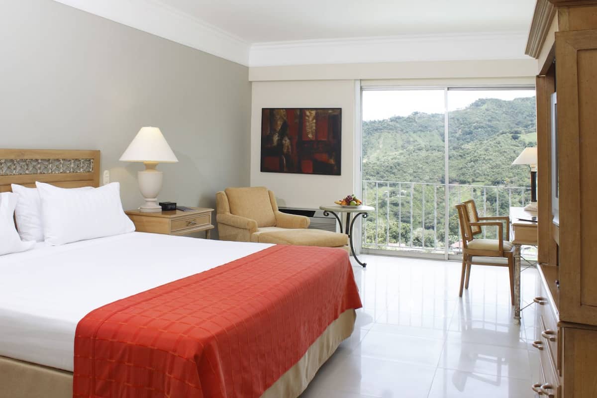 Premium bedding, in-room safe, desk, soundproofing