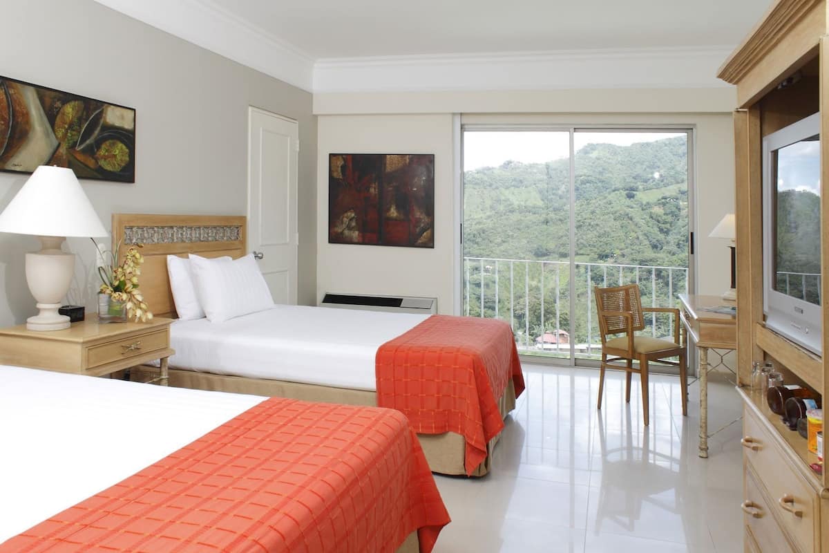 Premium bedding, in-room safe, desk, soundproofing