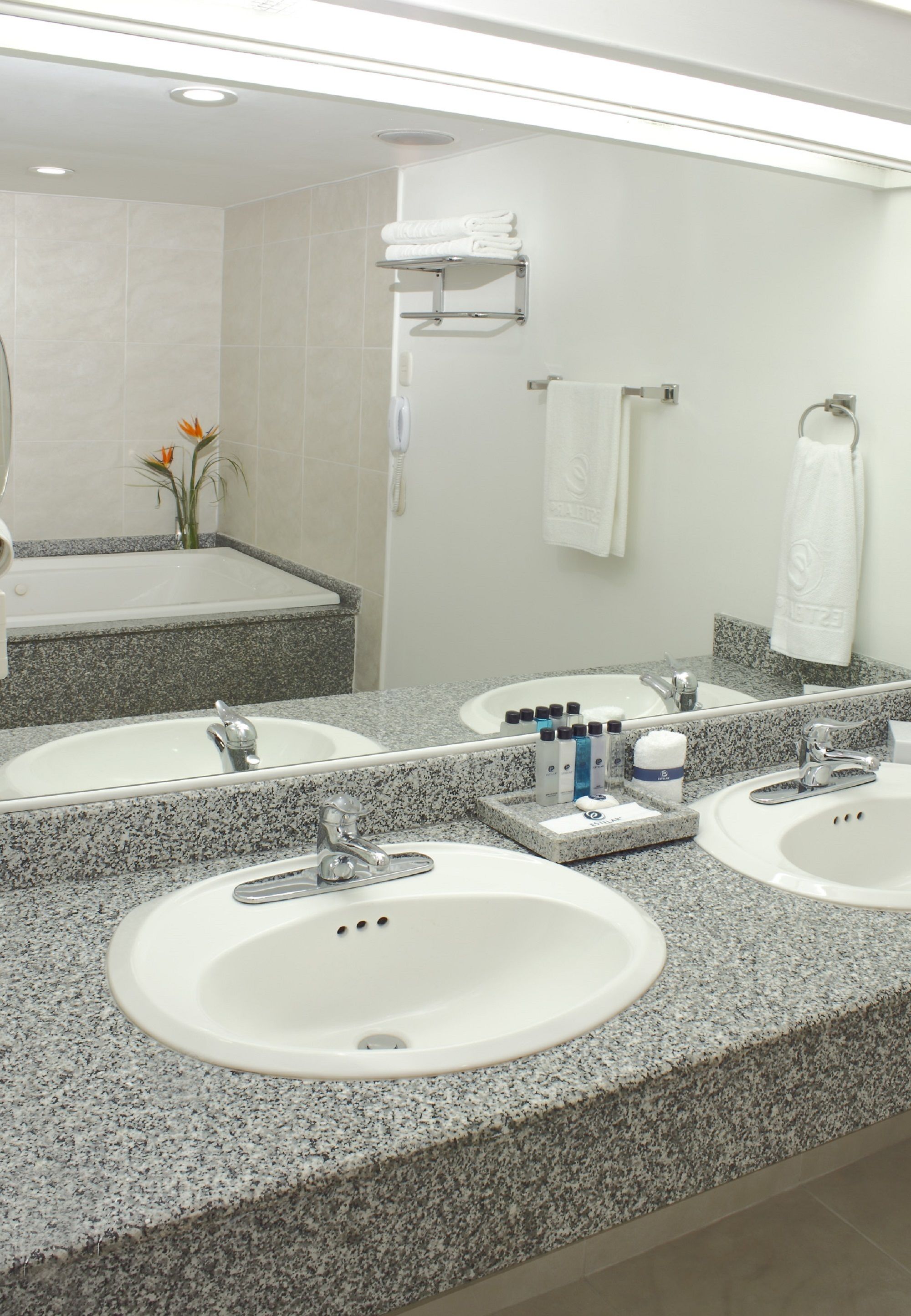 standard room, 1 queen bed (standard queen bed room) | premium bedding, in-room safe, desk, soundproofing