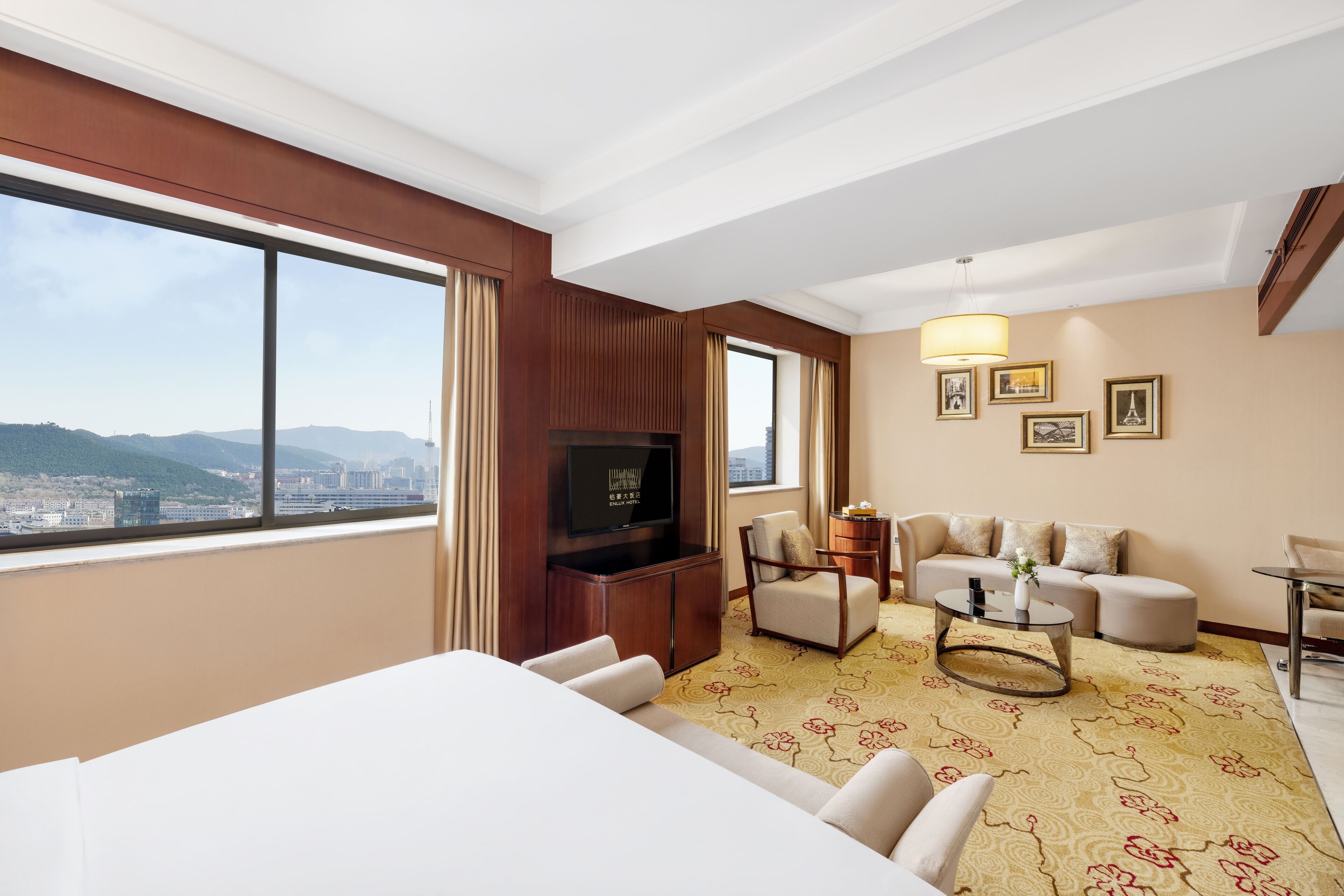 1 bedroom, premium bedding, down duvets, select comfort beds