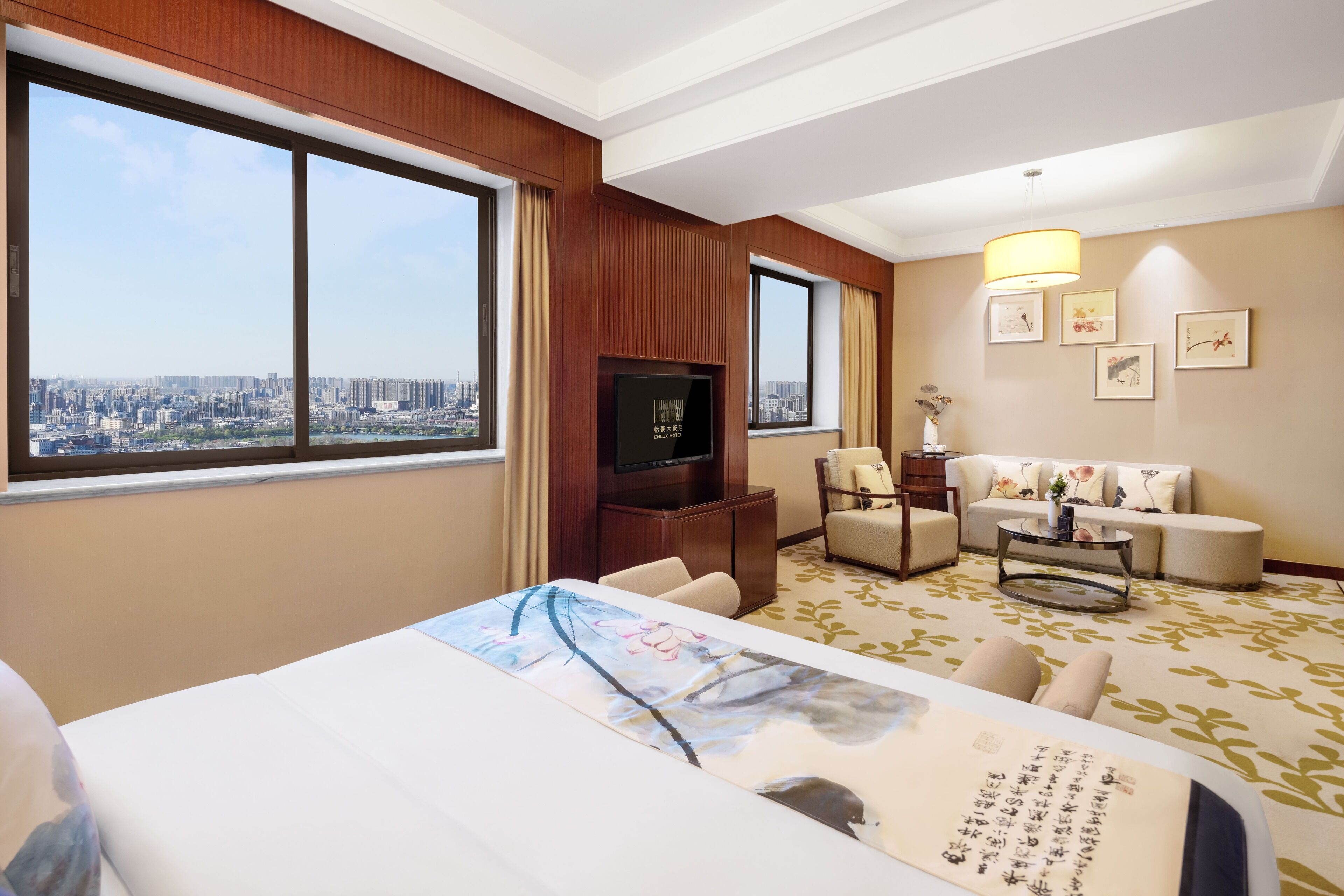 luxury room king | 1 bedroom, premium bedding, down duvets, select comfort beds