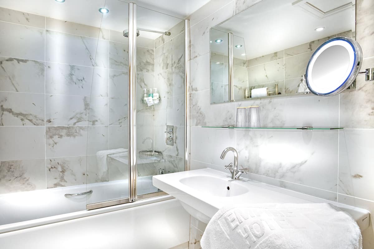 double room | bathroom | free toiletries, hair dryer, bathrobes