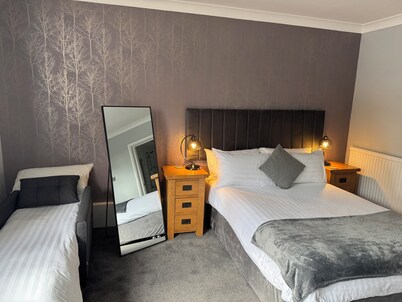 The Oaklands Hotel