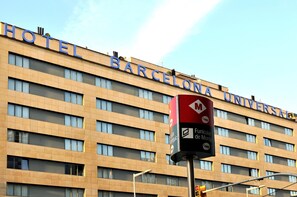 Front of property - Hotel Barcelona Universal (Barcelona)