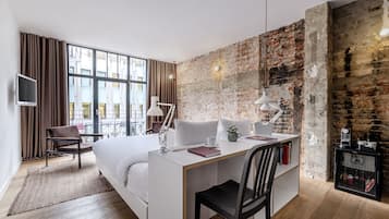 Ropa de cama de alta calidad y escritorio