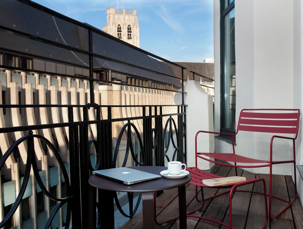 9HOTEL CENTRAL by null