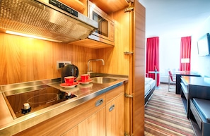 In-room safe, desk, iron/ironing board, free cots/infant beds