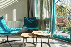 Suite Junior, 1 très grand lit, balcon (with Sofabed) | 1 chambre, literie de qualité supérieure, surmatelas