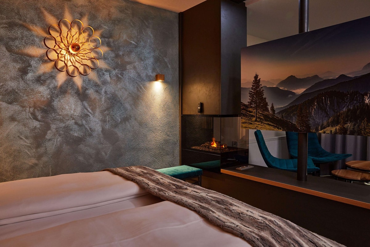 junior suite, 1 king bed, balcony (with sofabed) | 1 bedroom, premium bedding, pillow-top beds, in-room safe