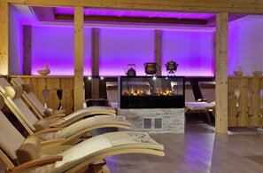 Sauna, steam room