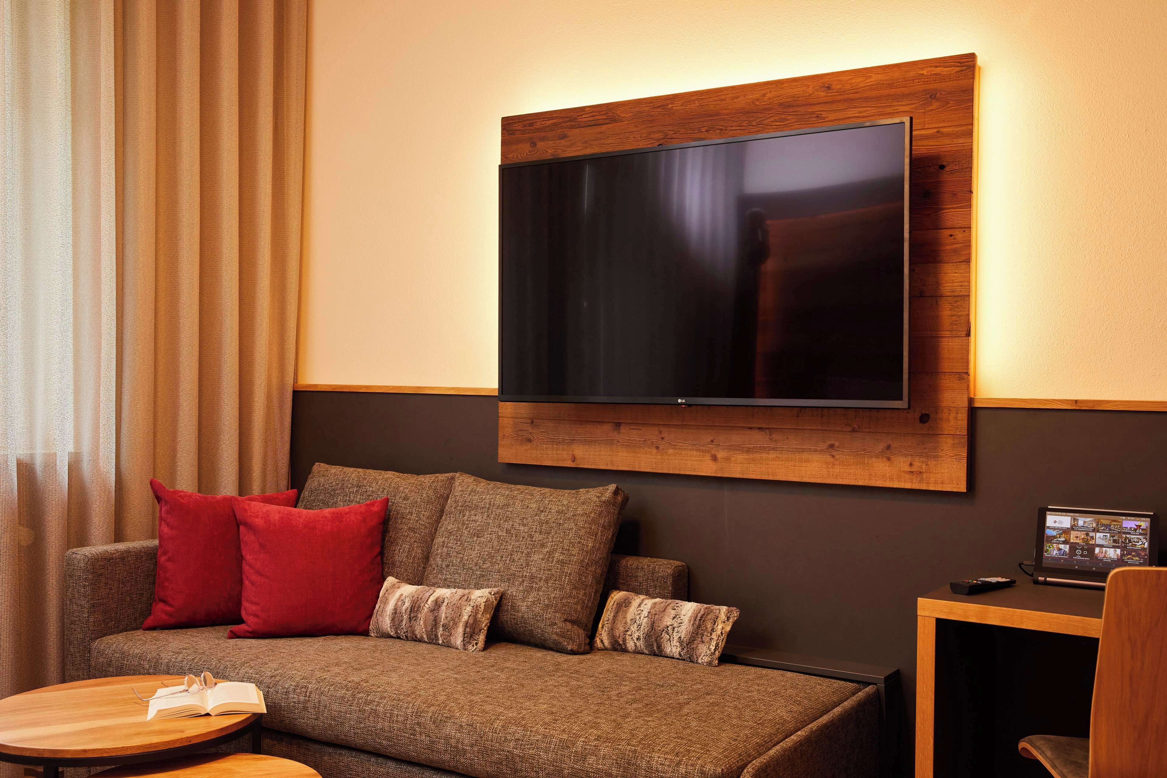 superior room, 1 double bed (converts to 2 twin beds) | 1 bedroom, premium bedding, pillow-top beds, in-room safe