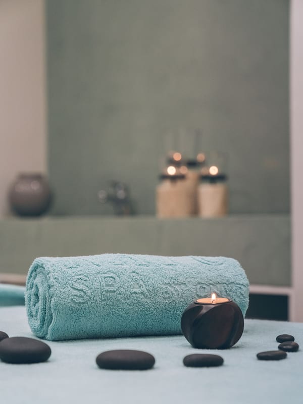 Body treatments, hydrotherapy, aromatherapy, facials, 2 treatment rooms