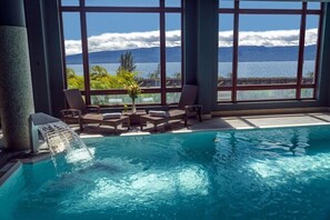 Indoor pool, outdoor pool, pool umbrellas - Villarrica Park Lake by Enjoy (Villarrica)