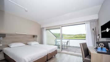 Comfort Double Room, Balcony (Dune view) | Premium bedding, in-room safe, desk, iron/ironing board