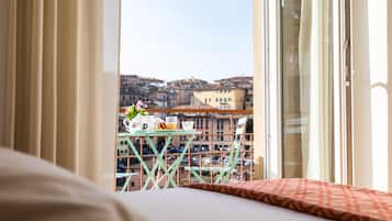 Standard Double Room, City View | 埃及棉床單、高級寢具、迷你吧、房內夾萬