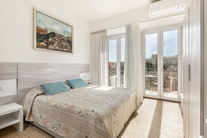 Superior Room, City View | Egyptian cotton sheets, premium bedding, minibar, in-room safe