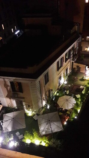 Fachada del alojamiento - Noche