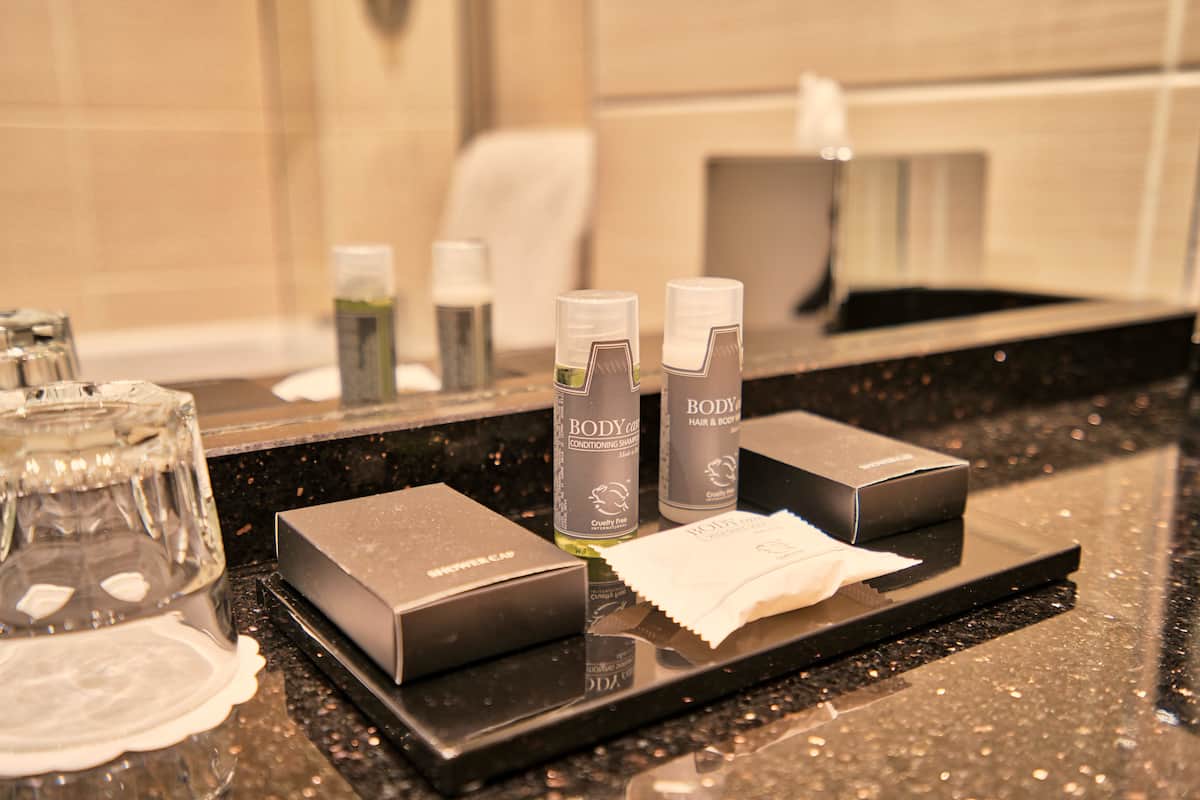 comfort room, 2 single beds, non smoking | 1 bedroom, desk, laptop workspace, blackout curtains