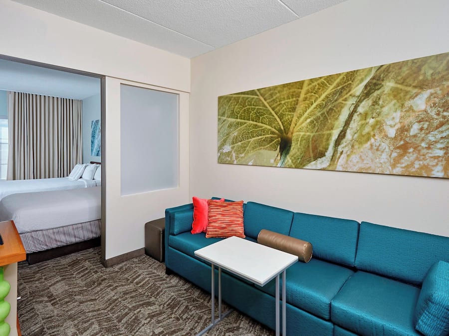 Työpöytä, kannettavalle tietokoneelle sopiva työtila