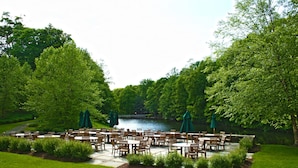 Tempat makan outdoor