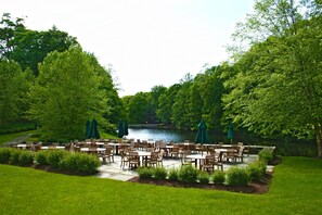 Outdoor dining - Palisades Premier Conference Center (Sparkill)