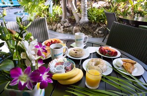 Desayuno continental incluido todos los días 
