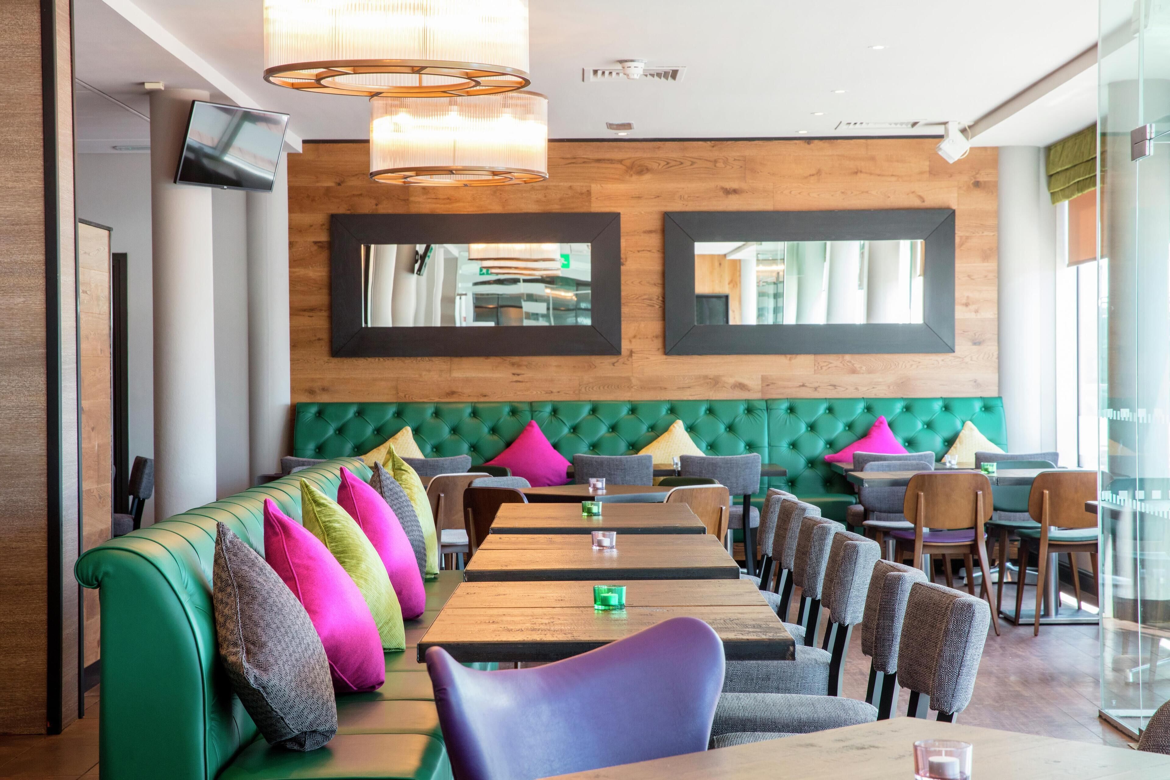 Petit déjeuner complet (16.95 GBP par personne)