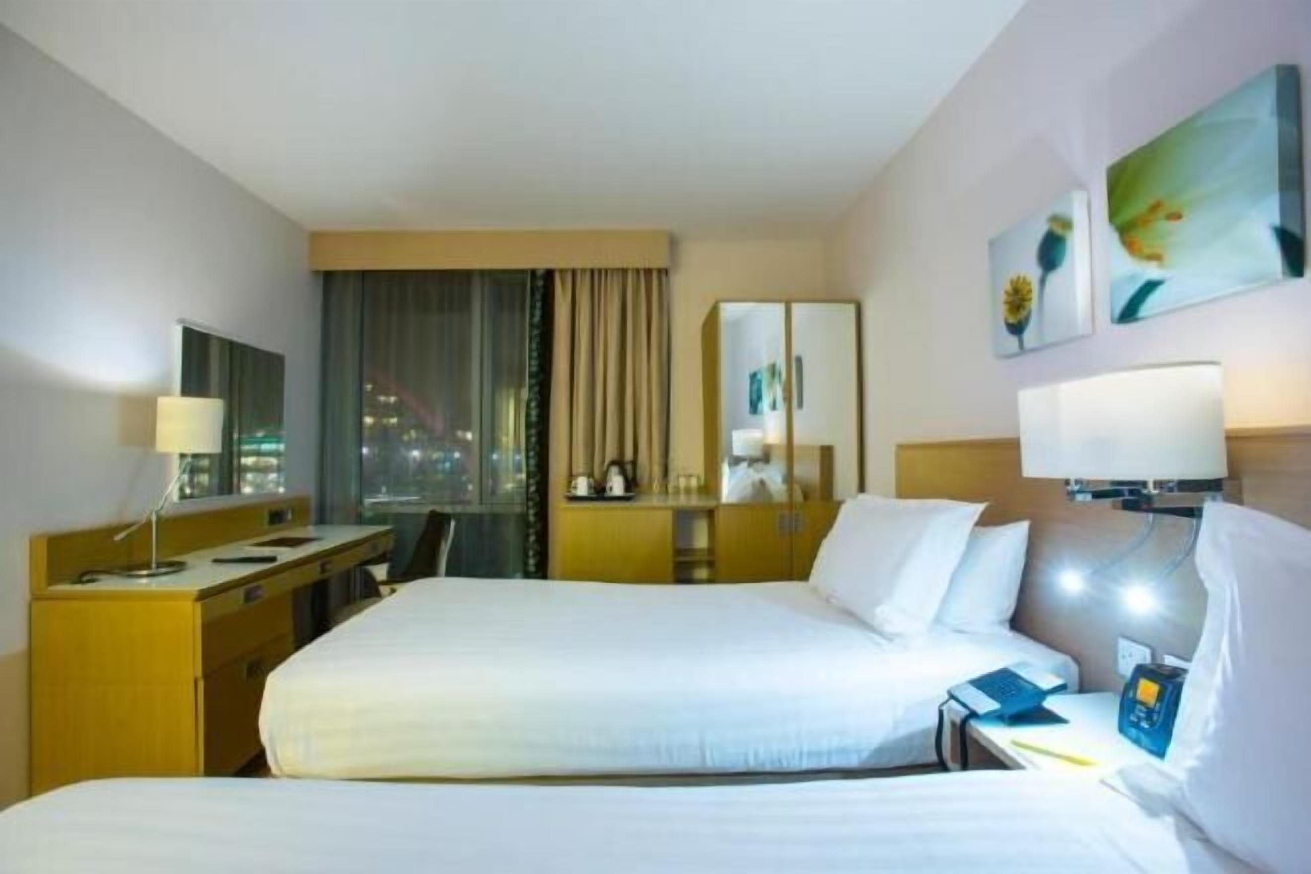 Hypo-allergenic bedding, in-room safe, desk, blackout curtains
