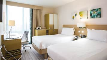 Hypo-allergenic bedding, in-room safe, desk, blackout curtains