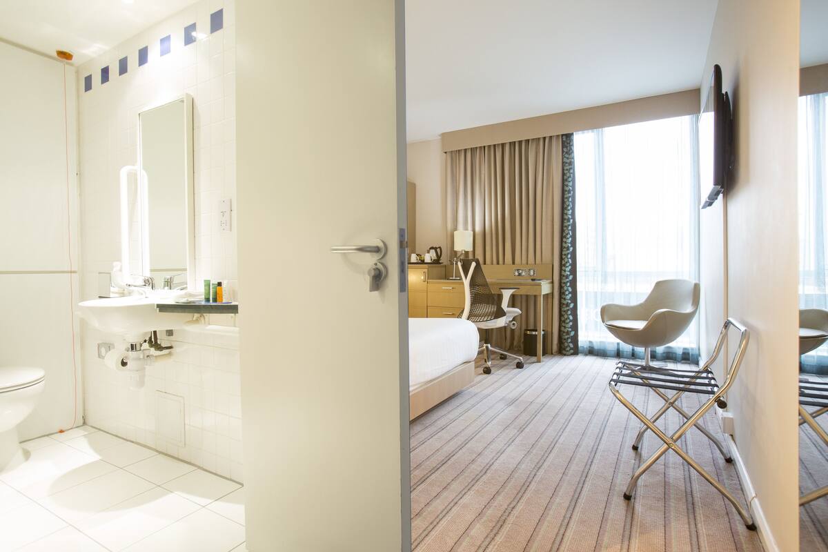 hypo-allergenic bedding, in-room safe, desk, blackout curtains