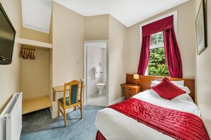 Single Room | Egyptian cotton sheets, premium bedding, Select Comfort beds, desk