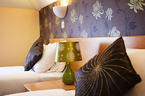 Deluxe Twin Room | 1 bedroom, desk, iron/ironing board, free WiFi