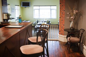 Breakfast area - Abbey House Hotel (Reading)
