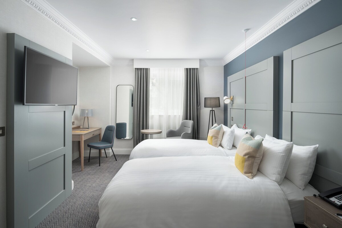 Standard Room, 2 Single Beds, Accessible | Hypo-allergenic bedding, desk, laptop workspace, iron/ironing board