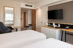 Premium bedding, in-room safe, desk, laptop workspace - Holiday Inn South Normanton M1, Jct.28 by IHG (Alfreton)