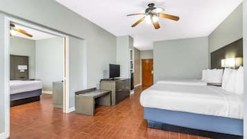 Suite, 2 kamar tidur, Bebas Asap Rokok, lemari es & microwave | Bantalan ekstra lembut, meja kerja, dan ruang kerja ramah laptop