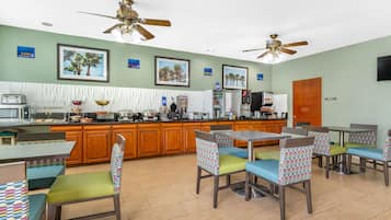 Desayuno completo incluido todos los días