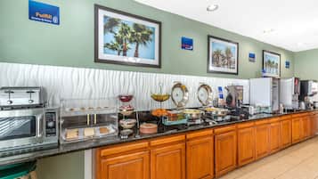 Bao gồm bữa sáng đầy đủ hàng ngày