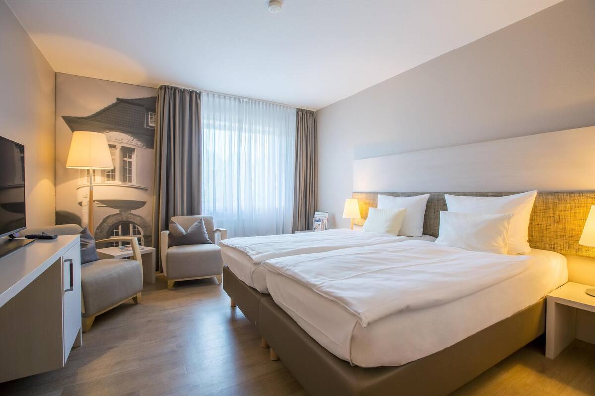 Premium bedding, in-room safe, desk, laptop workspace