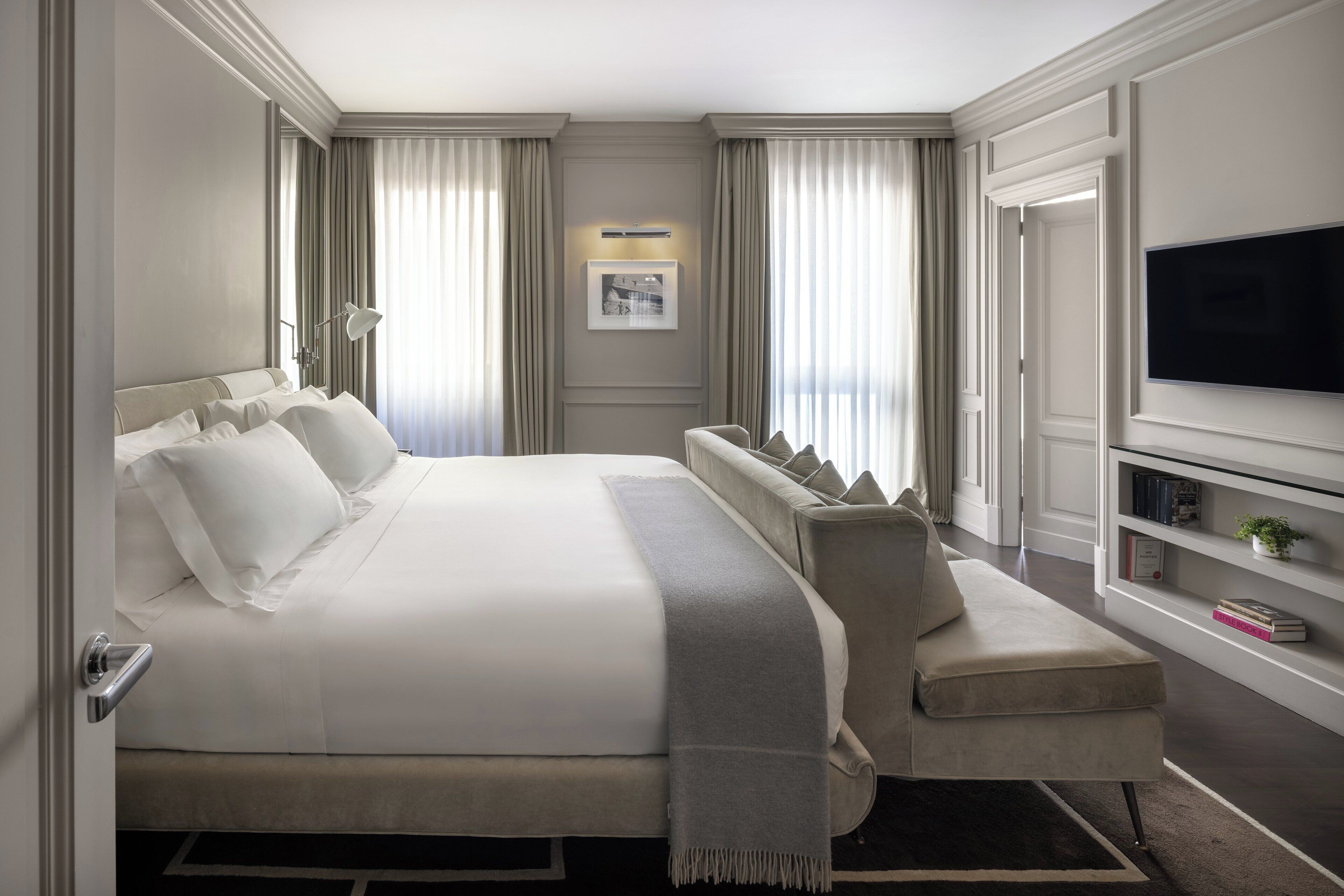 suite, river view (portrait) | 1 bedroom, minibar, in-room safe, desk