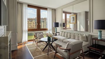 Suite, vista fiume (Prestige) | Area soggiorno | TV LCD, iPad, lettore DVD