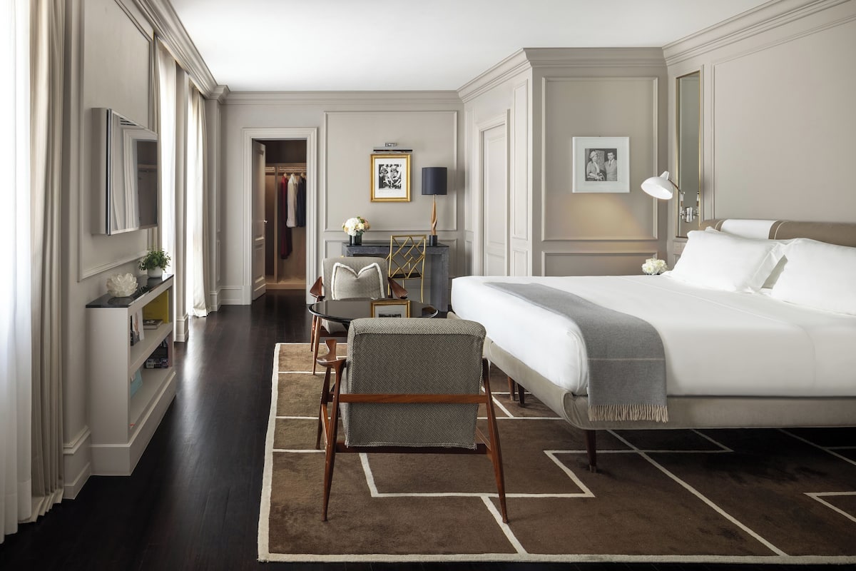 Suite (Timeless) | 1 bedroom, minibar, in-room safe, desk