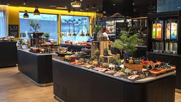 包每日自助早餐