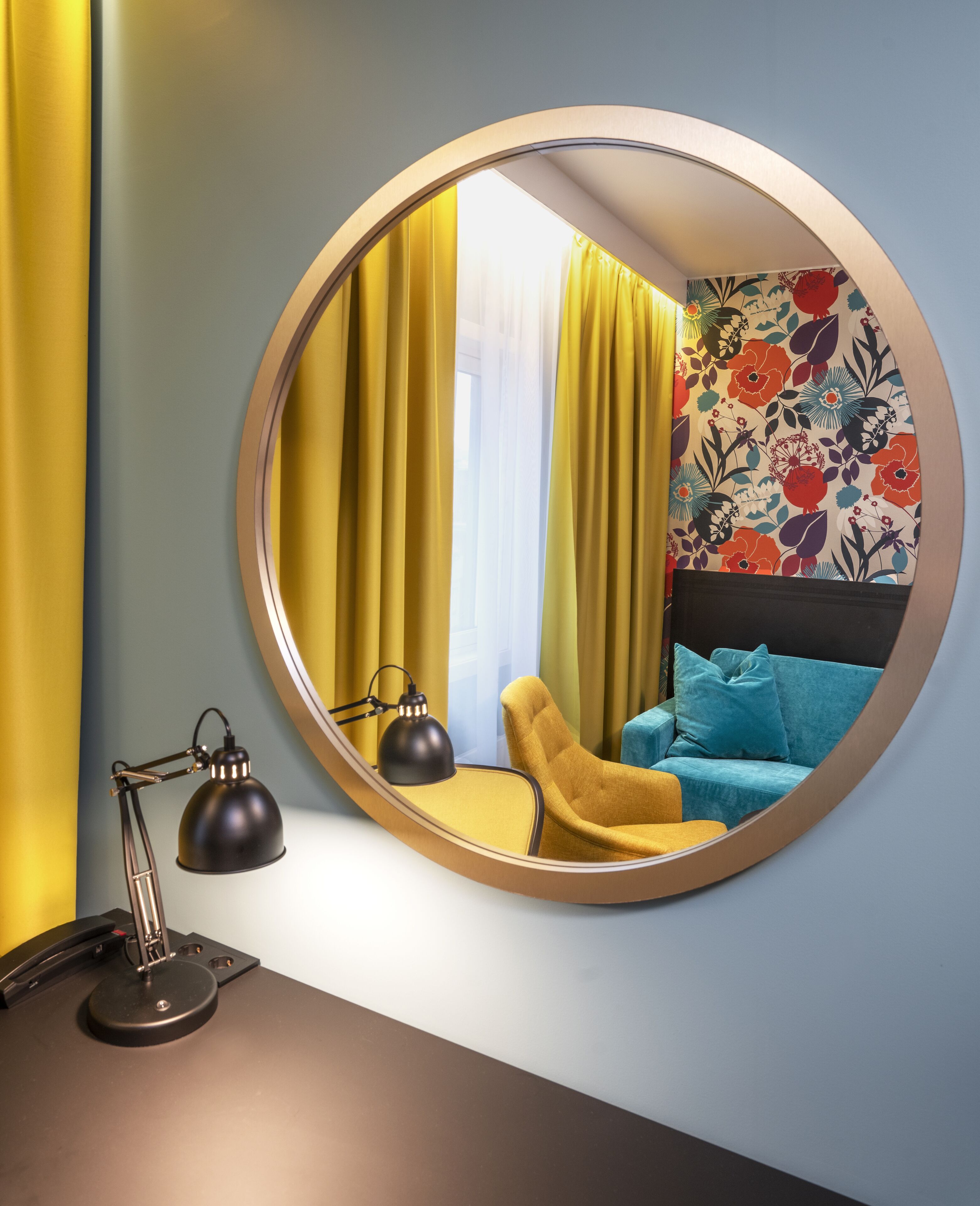 business room, non smoking | minibar, in-room safe, desk, free wifi