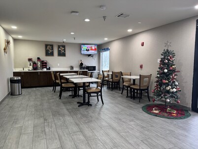 Baymont by Wyndham Iowa Lake Charles