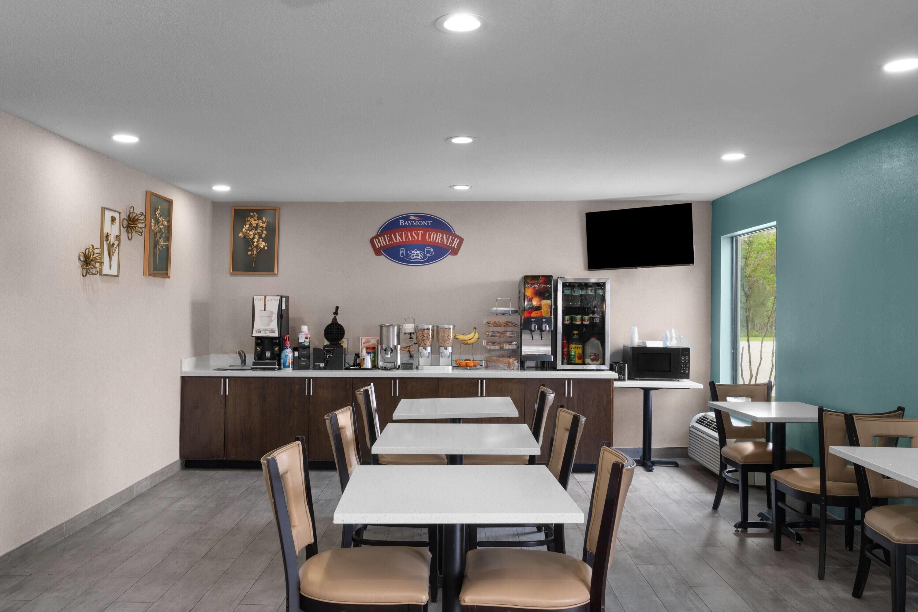 Free daily continental breakfast
