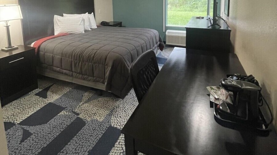 Baymont by Wyndham Iowa Lake Charles