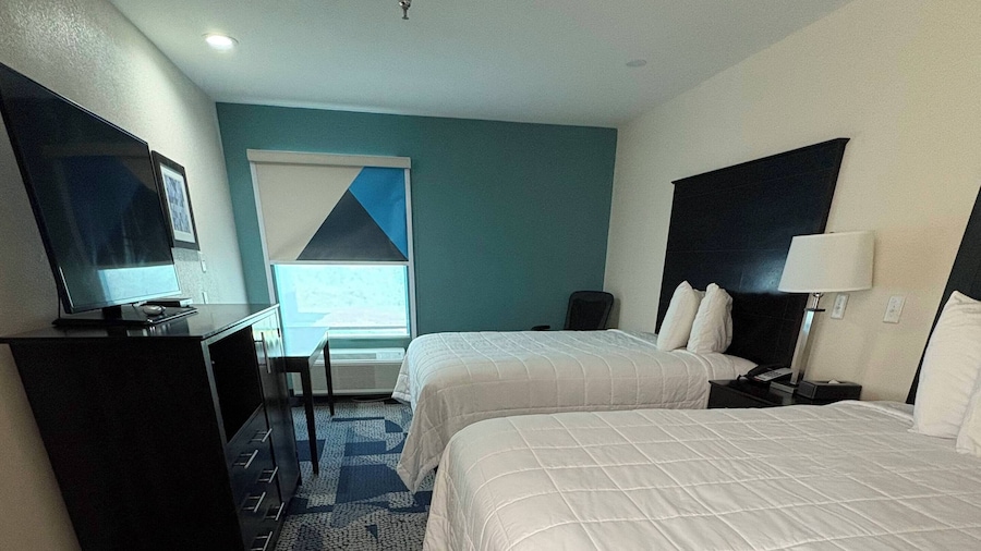 Baymont by Wyndham Iowa Lake Charles